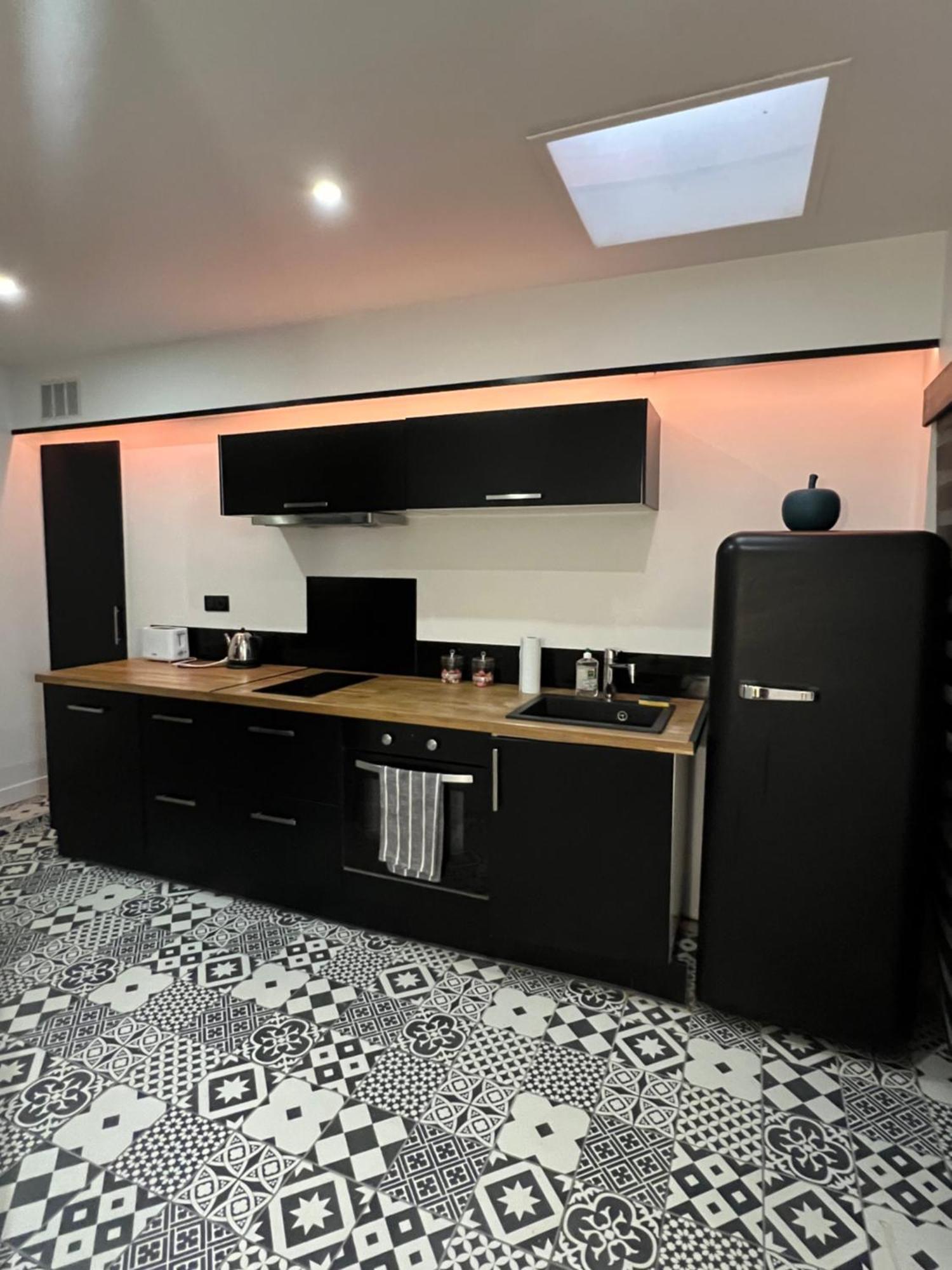 Appartement Avec Jacuzzi Sauna & Home Cinema - Nid D'อองเชร์ ภายนอก รูปภาพ